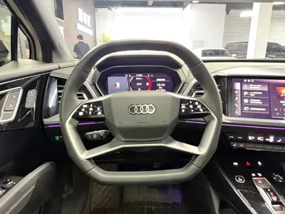 Audi Q4 e-tron 2024, 67000 км, за 18836.27 USD - фото 8