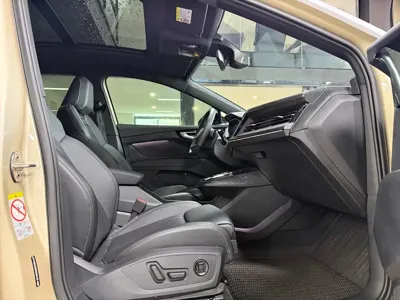 Audi Q4 e-tron 2024, 67000 км, за 18836.27 USD - фото 9