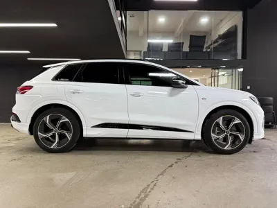 Audi Q4 e-tron 2024, 67000 км, за 18836.27 USD - фото 10
