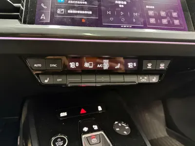 Audi Q4 e-tron 2024, 67000 км, за 18836.27 USD - фото 16
