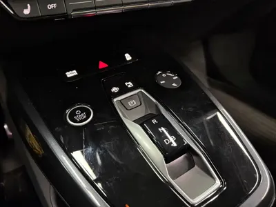 Audi Q4 e-tron 2024, 67000 км, за 18836.27 USD - фото 17