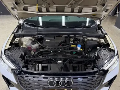 Audi Q4 e-tron 2024, 67000 км, за 18836.27 USD - фото 21