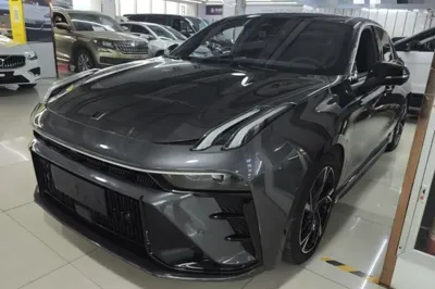 Lynk & Co 03