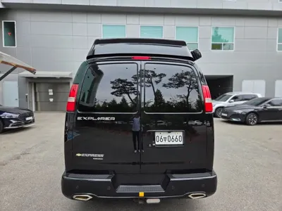 Chevrolet Express Van 2016, 39457 км, за 20195.45 USD
