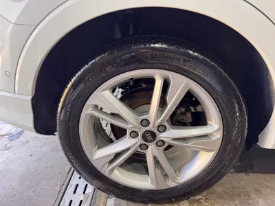 Audi Q3 2023, 51000 км, за 656419.86 USD