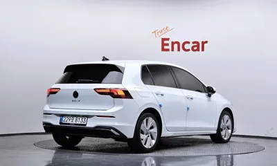 Volkswagen Golf 2025, 5317 км, за 23106.21 USD
