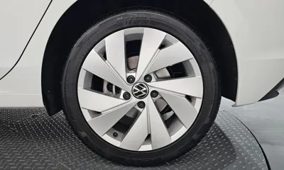 Volkswagen Golf 2025, 5317 км, за 23106.21 USD - фото 21