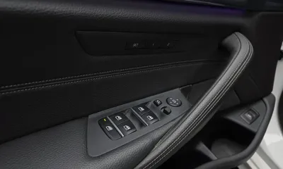 BMW 5-Series 2018, 135003 км, за 15953.63 USD - фото 31