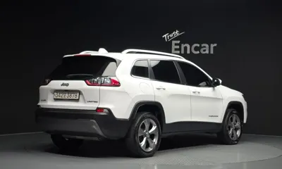 Jeep Cherokee 2020, 126869 км, за 8645.9 USD