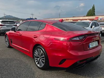 Kia Stinger 2019, 73105 км, за 9715.11 USD