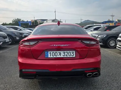 Kia Stinger 2019, 73105 км, за 9715.11 USD
