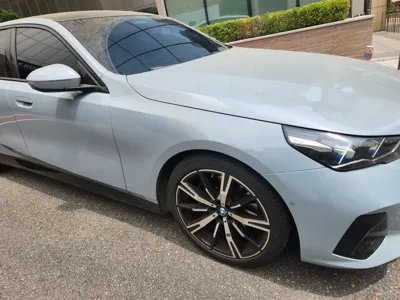 BMW 5-Series 2026, 4388 км, за 58598.66 USD