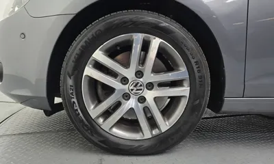 Volkswagen Golf 2012, 103186 км, за 2953.92 USD