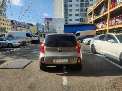 Kia Morning 2016, 92667 км, за 2693.12 USD