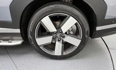 Hyundai Santafe 2025, 25306 км, за 22615.87 USD