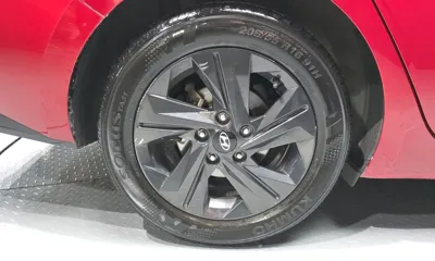 Hyundai Avante 2021, 135134 км, за 8467.9 USD