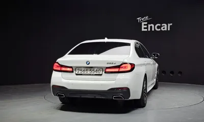 BMW 5-Series 2023, 85853 км, за 28404.36 USD