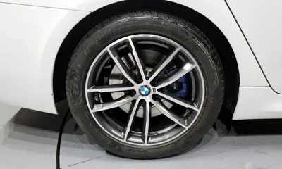 BMW 5-Series 2023, 85853 км, за 28404.36 USD