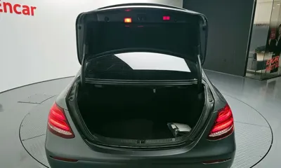 Mercedes-Benz E-Class 2018, 58832 км, за 16771.91 USD - фото 20