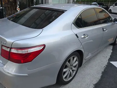 Lexus LS 2007, 201500 км, за 3282.13 USD