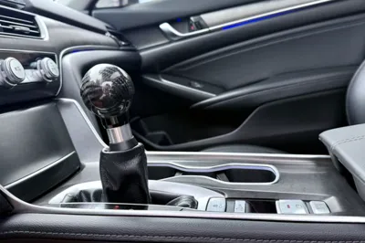 Honda Accord 2022, 70200 км, за 16612 USD - фото 29