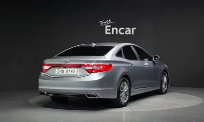 Hyundai Grandeur 2015, 162067 км, за 4944.06 USD
