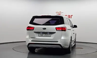 Kia Canival 2015, 166295 км, за 5785.61 USD
