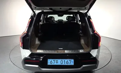 Kia EV9 2024, 25348 км, за 41618.76 USD - фото 20