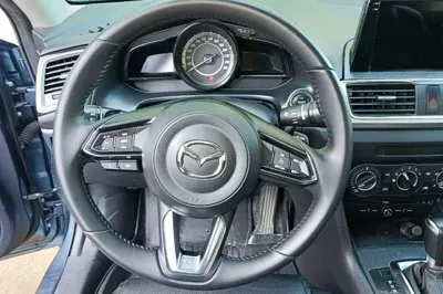Mazda Mazda 3 Axela 2016, 125200 км, за 6474 USD - фото 13