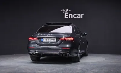 Mercedes-Benz E-Class 2022, 85066 км, за 32985.22 USD