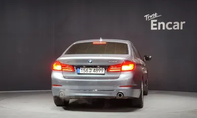 BMW 5-Series 2018, 99334 км, за 15328.71 USD