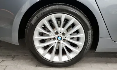BMW 5-Series 2018, 99334 км, за 15328.71 USD
