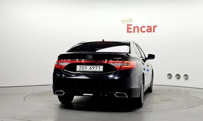 Hyundai Grandeur 2015, 122153 км, за 5218.59 USD