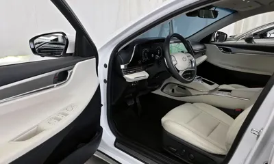 Hyundai Grandeur 2022, 44095 км, за 16901.77 USD - фото 10