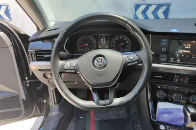 Volkswagen Passat 2019, 52200 км, за 12871 USD - фото 9