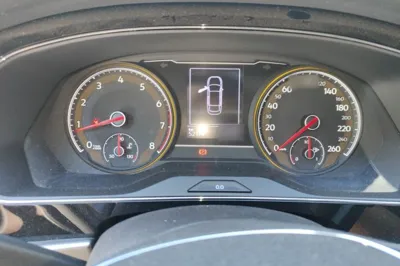 Volkswagen Passat 2019, 52200 км, за 12871 USD - фото 10