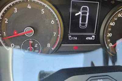 Volkswagen Passat 2019, 52200 км, за 12871 USD - фото 11