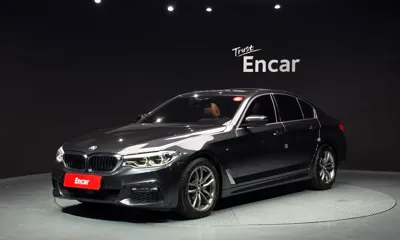 BMW 5-Series · 2018 год