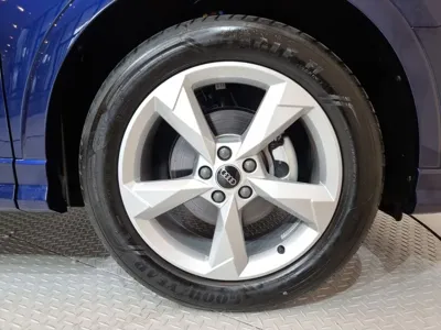 Audi Q3 2024, 1100 км, за 35118.81 USD