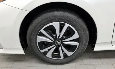Toyota Prius 2018, 63709 км, за 14073.34 USD