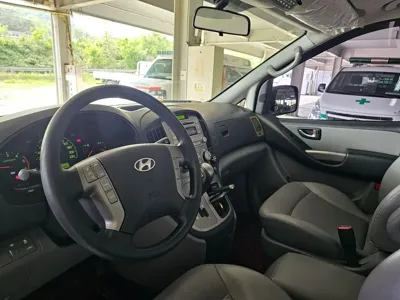 Hyundai Starex 2015, 57000 км, за 8461.14 USD - фото 9