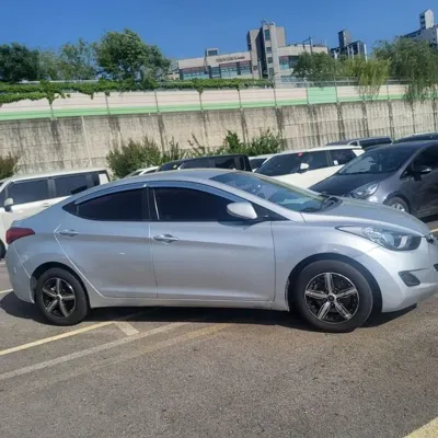 Hyundai Avante 2011, 62734 км, за 2822.63 USD