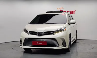 Toyota Sienna 2018, 89487 км, за 16113.39 USD