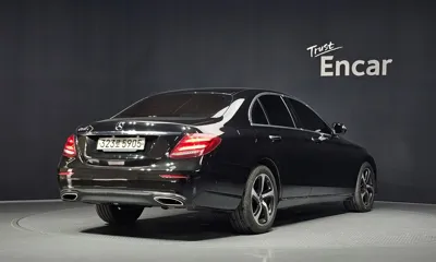 Mercedes-Benz E-Class 2020, 71084 км, за 14918.57 USD