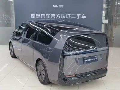 Li Auto Li MEGA 2025, 10000 км, за 68538.99 USD