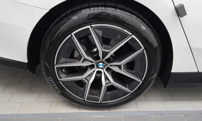 BMW 5-Series 2025, 22105 км, за 40370.22 USD