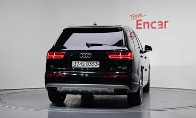 Audi Q7 2019, 104803 км, за 18051.73 USD
