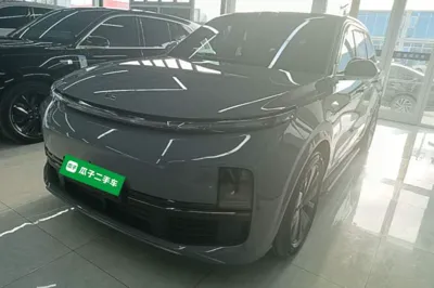 Li Auto L8 · 2025 год