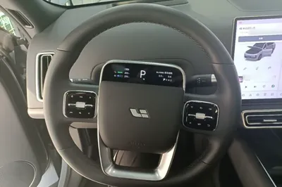 Li Auto L8 2025, 27300 км, за 42065 USD - фото 19