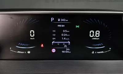 Hyundai Staria 2023, 98184 км, за 14911.76 USD - фото 8